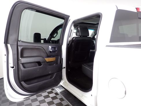 Used 2015 Chevrolet Silverado 3500 LTZ AWD/4WD image 33