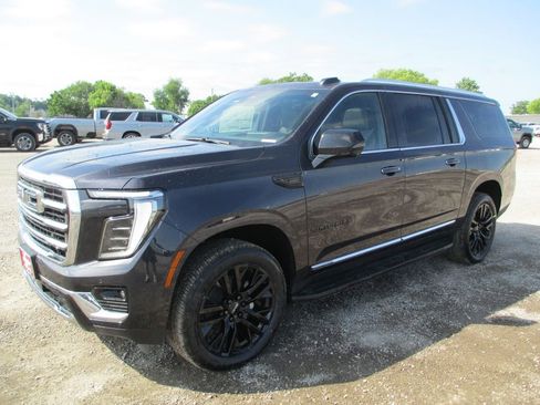 New 2026 GMC Yukon XL Elevation w/ Elevation Premium Package AWD/4WD image 9