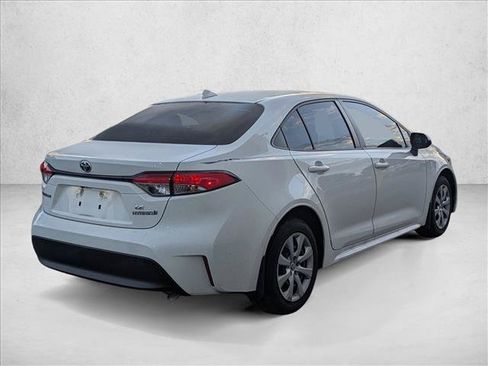 Used 2023 Toyota Corolla LE FWD image 5