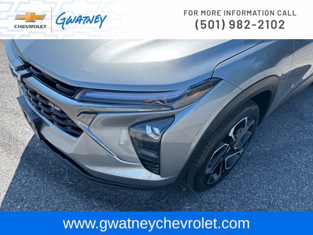 Used 2024 Chevrolet Trax RS w/ Sunroof Package FWD image 14