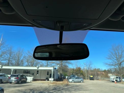 Used 2012 Nissan Armada Platinum image 29