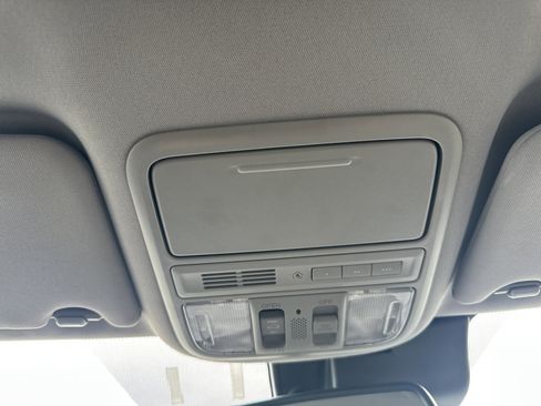 Used 2017 Honda Pilot Touring image 36