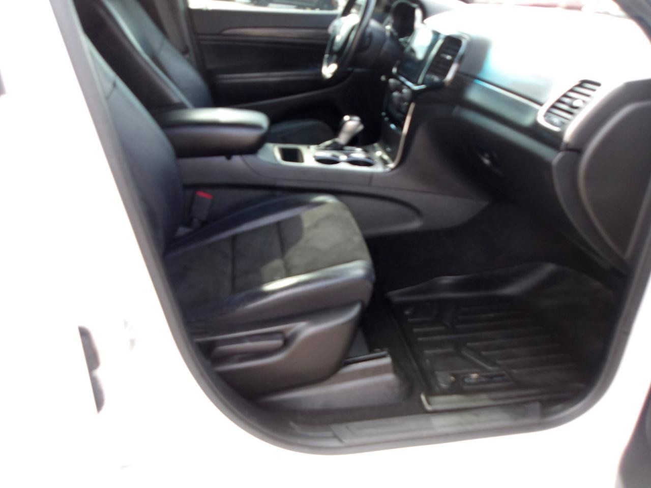 Used 2020 Jeep Grand Cherokee Altitude RWD image 10