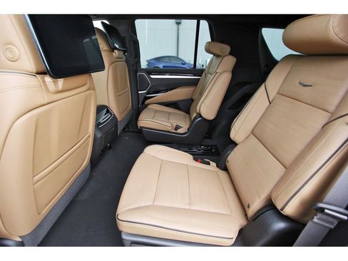 New 2026 Cadillac Escalade Luxury AWD/4WD image 7