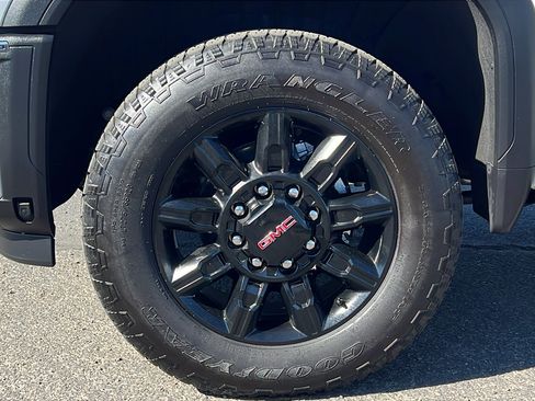 Certified 2025 GMC Sierra 2500 AT4 AWD/4WD image 11
