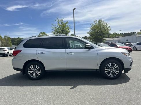 Used 2020 Nissan Pathfinder S FWD image 6