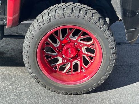 Used 2015 GMC Sierra 2500 Denali w/ Duramax Plus Package image 12