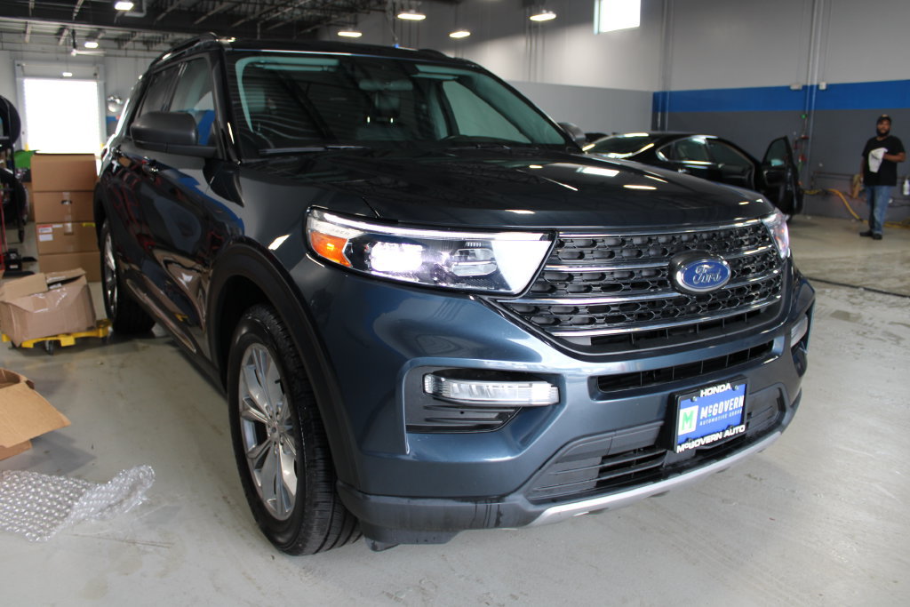 Used 2023 Ford Explorer XLT w/ Equipment Group 202A AWD/4WD image 3