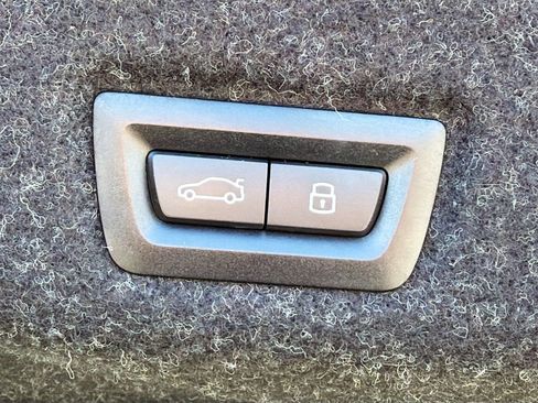 Used 2025 BMW 540i xDrive image 13