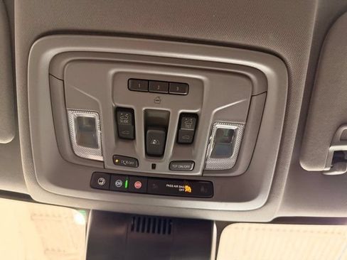 Used 2025 GMC Sierra 3500 Denali w/ Denali Reserve Package AWD/4WD image 49