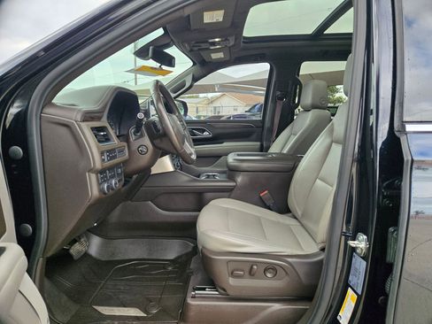 Used 2021 Chevrolet Tahoe LT w/ LT Signature Package image 9