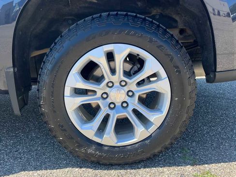 Used 2022 Chevrolet Silverado 1500 LTZ w/ LTZ Premium Package AWD/4WD image 27