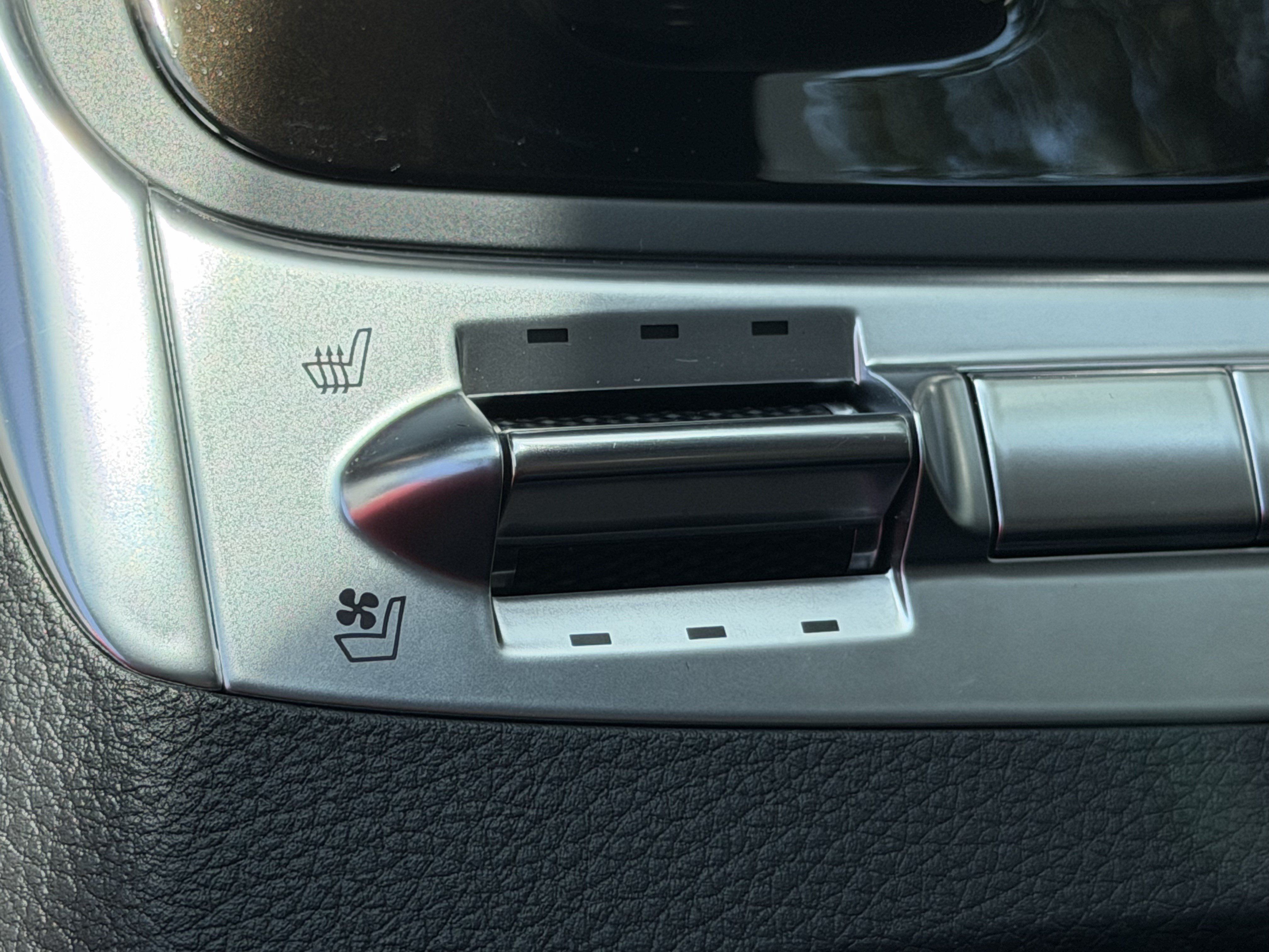 Certified 2026 Kia Carnival SX FWD image 33