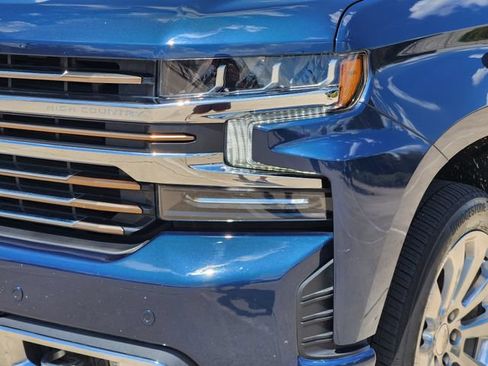 Used 2021 Chevrolet Silverado 1500 High Country w/ Technology Package AWD/4WD image 9