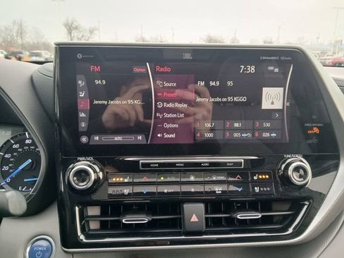 Used 2020 Toyota Highlander Platinum image 31