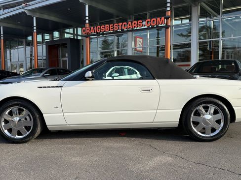 Used 2003 Ford Thunderbird image 36