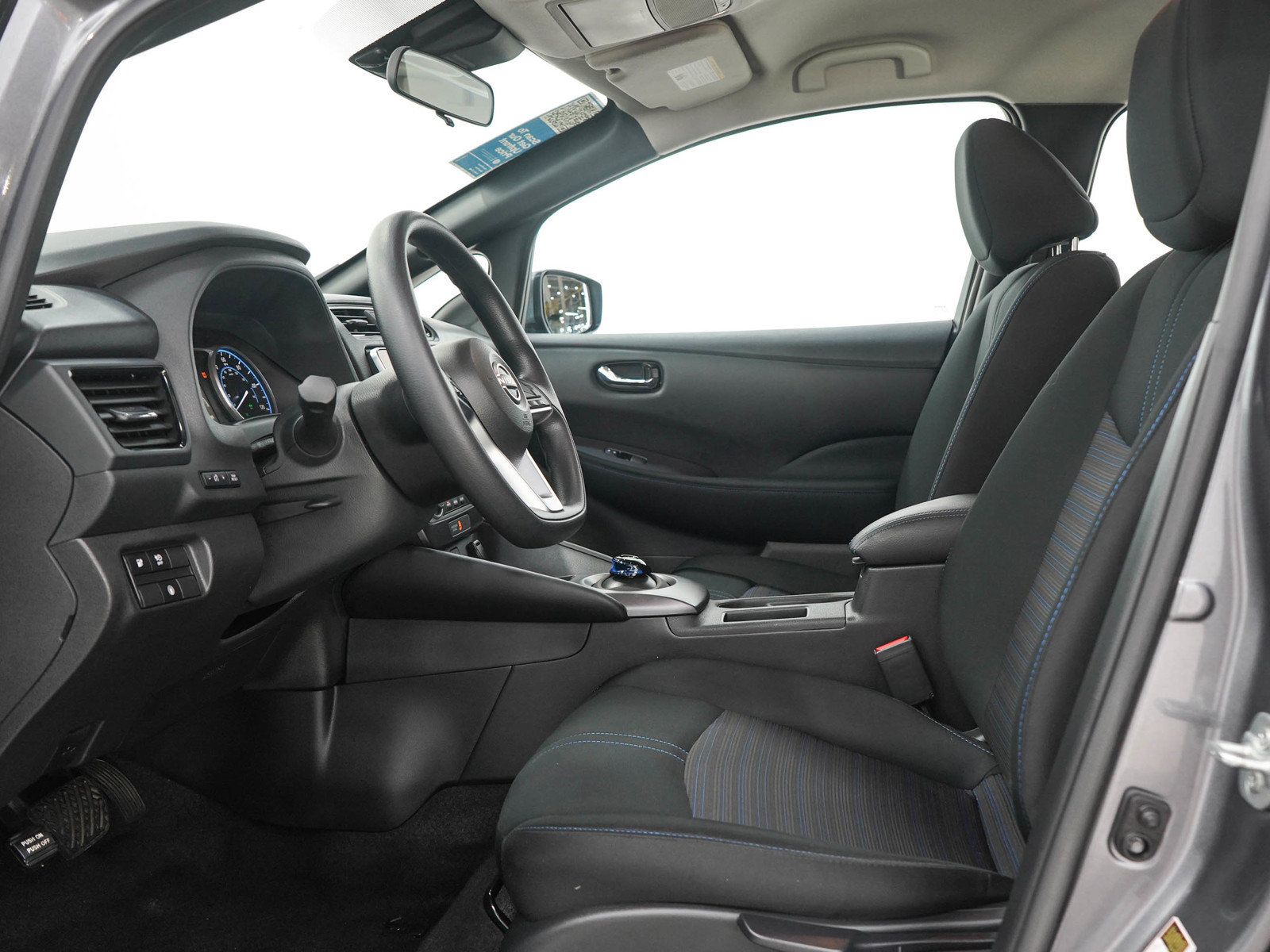 Used 2025 Nissan Leaf S FWD image 21