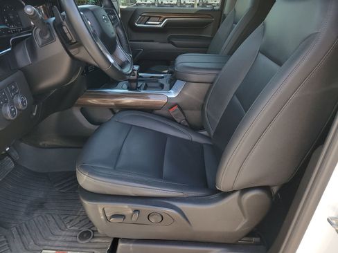 Used 2024 Chevrolet Silverado 1500 RST AWD/4WD image 6