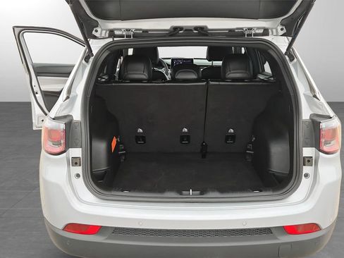 Used 2024 Jeep Compass Limited image 32