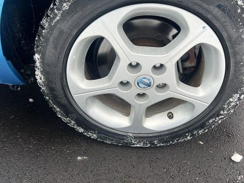 Used 2011 Nissan Leaf SL image 24