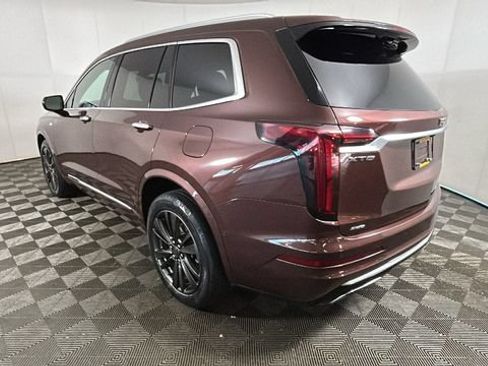 Used 2022 Cadillac XT6 Premium Luxury w/ Technology Package AWD/4WD image 4