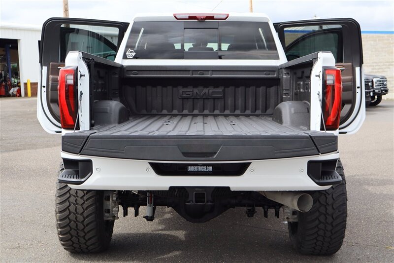 Used 2025 GMC Sierra 3500 Denali w/ Denali Reserve Package AWD/4WD image 41
