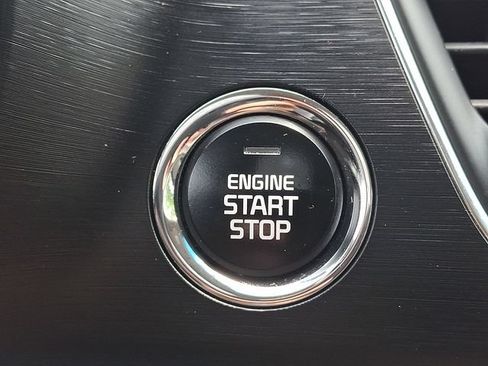 Used 2021 Kia Sedona EX FWD image 22