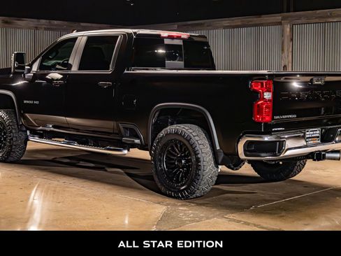 Used 2025 Chevrolet Silverado 2500 LT AWD/4WD image 7