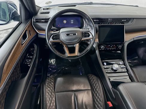 Used 2023 Jeep Grand Cherokee L Summit w/ Advanced Protech Group IV image 4