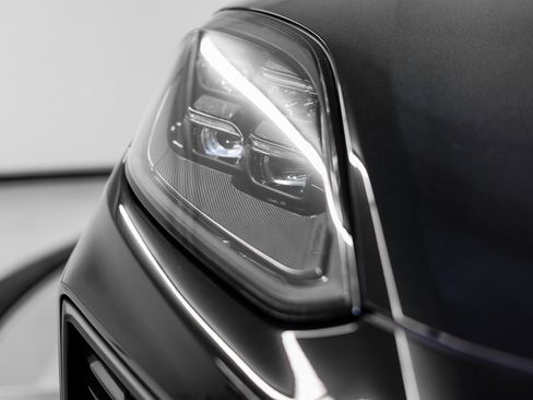 New 2026 Porsche Cayenne Turbo image 12