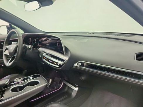Used 2025 Cadillac Lyriq Sport AWD/4WD image 22
