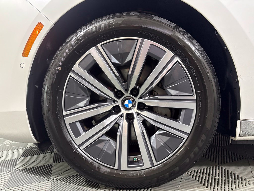 Certified 2024 BMW i7 eDrive50 RWD image 8