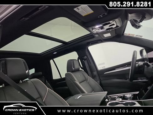 Used 2026 Cadillac Escalade Luxury AWD/4WD image 16