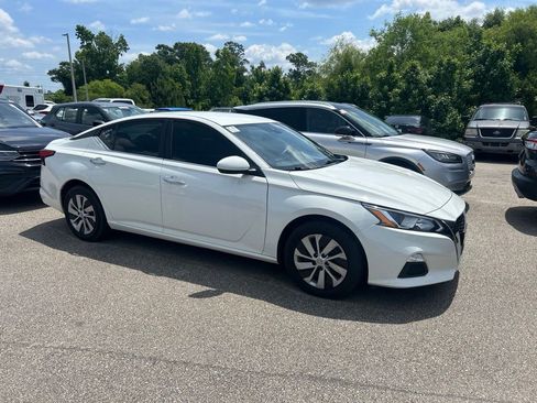 Used 2021 Nissan Altima 2.5 S FWD image 2