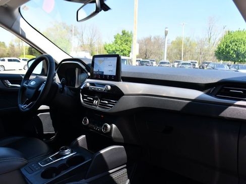 Used 2022 Ford Escape Titanium w/ Class II Trailer Tow Package AWD/4WD image 15