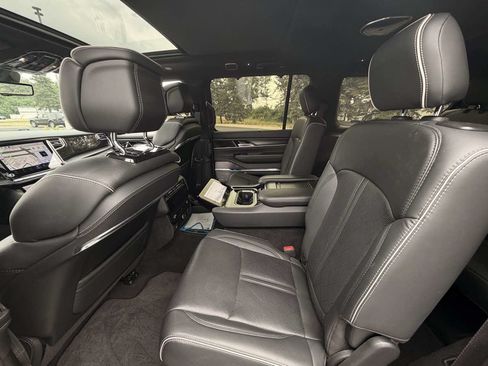 Used 2024 Jeep Grand Wagoneer Series II Obsidian w/ Quick Order Packagew 28T AWD/4WD image 20