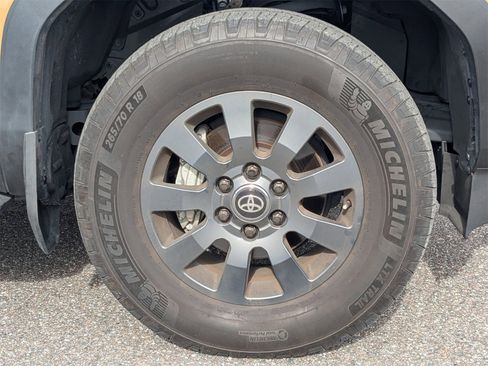 Used 2024 Toyota Land Cruiser image 19