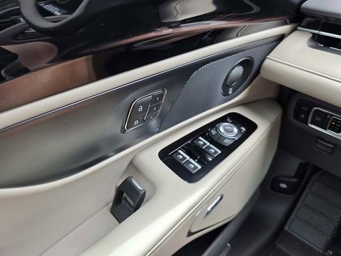 New 2025 Lincoln Nautilus Premier w/ Equipment Group 102A image 14