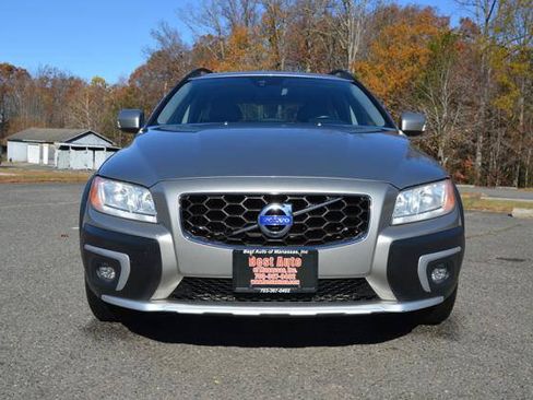 Used 2016 Volvo XC70 T5 Premier w/ Proximity Package FWD image 2