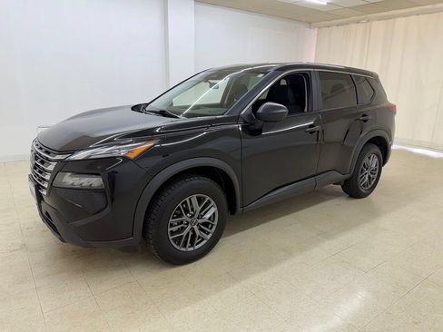 Used 2024 Nissan Rogue S FWD image 1