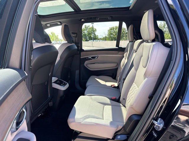Certified 2025 Volvo XC90 B5 Core AWD/4WD image 14
