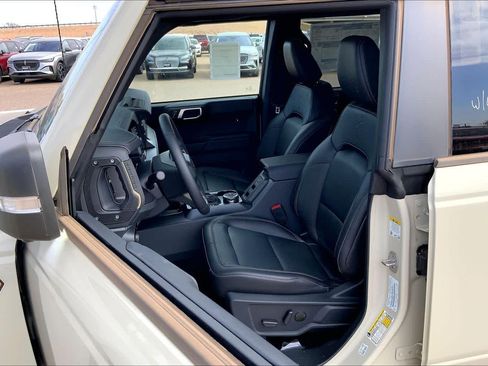 New 2025 Ford Bronco Badlands AWD/4WD image 9