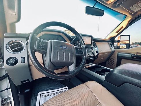 Used 2014 Ford F250 Lariat image 12
