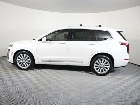 Used 2020 Cadillac XT6 Premium Luxury w/ Platinum Package AWD/4WD image 3