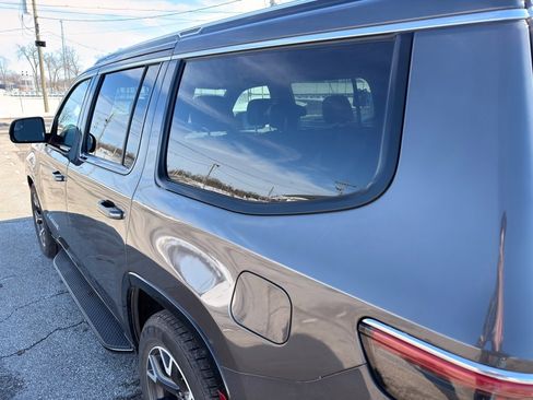 Used 2023 Jeep Wagoneer Series III w/ Preferred Equipment Group image 14