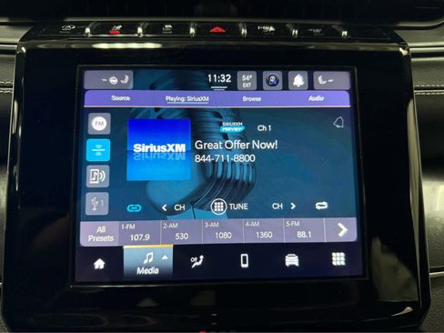 Used 2021 Jeep Grand Cherokee L Laredo image 15