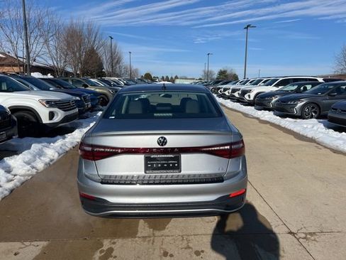 New 2026 Volkswagen Jetta SE FWD image 5