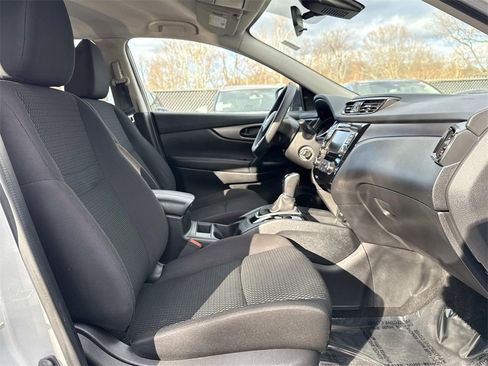 Used 2021 Nissan Rogue Sport S image 10