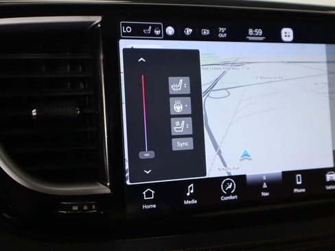 Used 2021 Chrysler Pacifica Pinnacle image 8