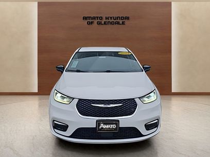 Used 2024 Chrysler Pacifica Touring-L